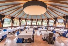 Speisesaal des Hotels Vierbrunnenhof