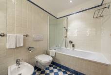 Hotel Passo Monte Croce - Bagno camera 415