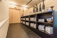 Rampe zum Wellnessbereich