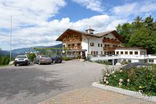 Hotel Torgglerhof - Zugangsweg Hoteleingang