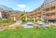Hotel Seeleiten - Garten und Schwimmteich