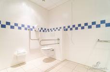 Alpinpool - Bagno nella zona d'ingresso