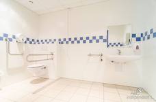 Alpinpool - Bagno nella zona d'ingresso