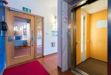 Moar's Hotel - Aufzug