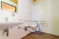 Eisstadion Pranives: Toilette