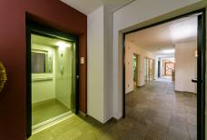 Hotel Tirler - Fahrstuhl Rezeption