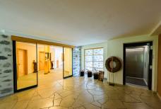 Hotel Tirler - Fahrstuhl Zimmer