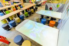 McDonald's - Speisesaal im Untergeschoss