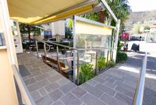 Eingang und Bar