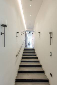 Treppen zum Saunabereich