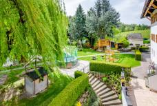 Garten und Schwimmbad