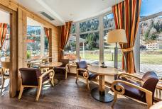 Hotel Alpin - Rezeption und Bar